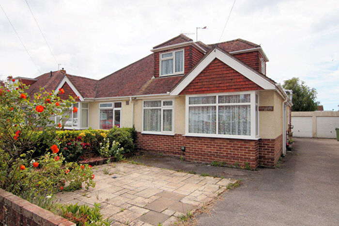 3 Bedroom Semi-Detached Bungalow For Sale In The Leaway, Portchester, PO16