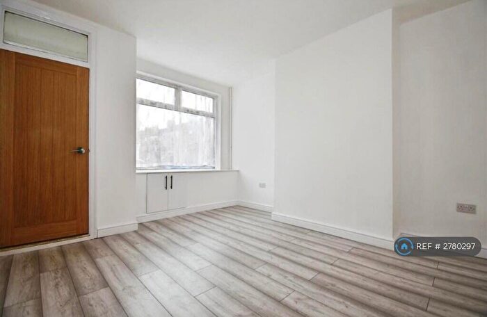 2 Bedroom Terraced House To Rent In Hampshire Street, Hull, HU4