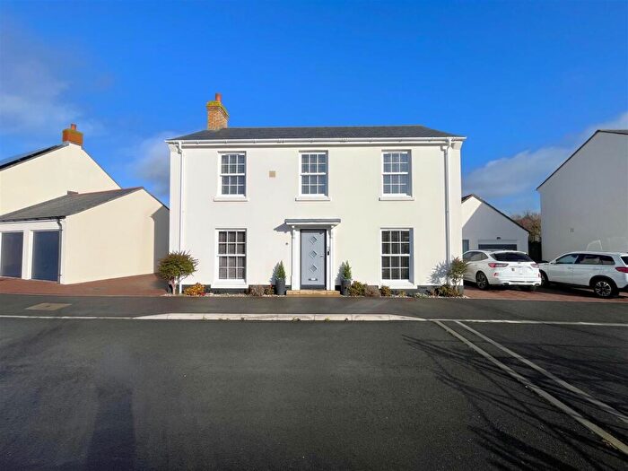 3 Bedroom Detached House For Sale In Buckley Gardens, Chickerell, DT3