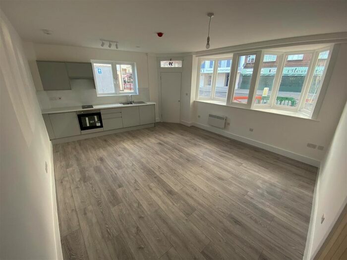 Studio To Rent In Upper Wickham Lane, Welling, DA16
