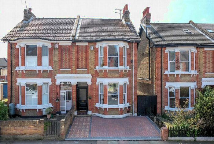 4 Bedroom Semi-Detached House To Rent In Kent Road, Gravesend, Kent, DA11