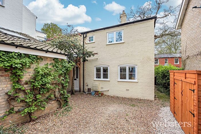 3 Bedroom Semi Detached House For Sale In Mount Pleasant, Norwich, NR2