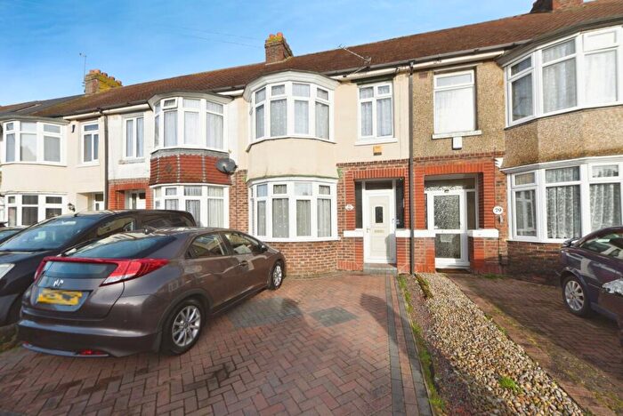 3 Bedroom Terraced House For Sale In Hastings Avenue, Gosport, Hampshire, PO12