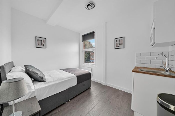 Studio To Rent In Well Hall Parade, London, SE9