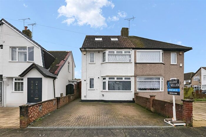 3 Bedroom Semi Detached House For Sale In Rutland Road, Hayes, UB3