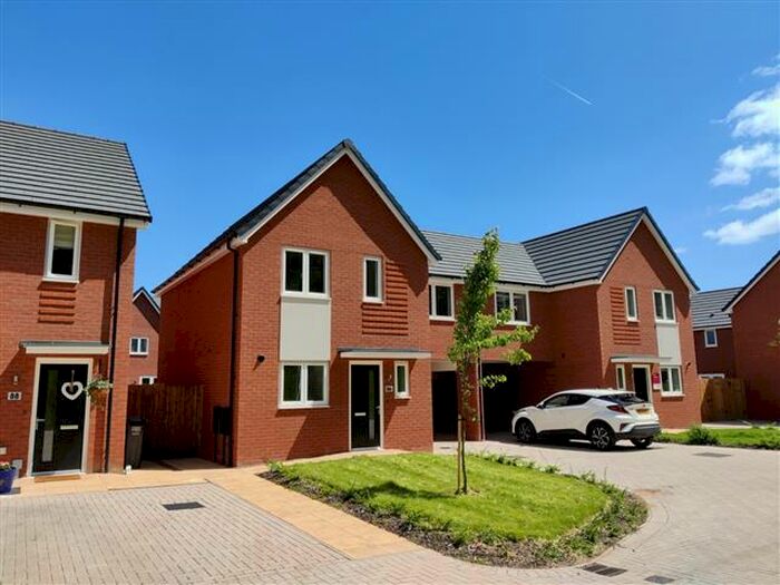 3 Bedroom House To Rent In Brierley Hill Road, Stourbridge, DY8