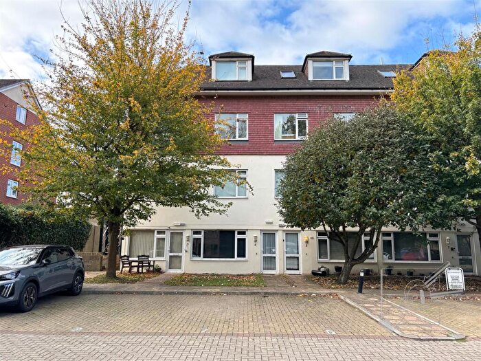 2 Bedroom Maisonette For Sale In Canning Street, Maidstone, ME14
