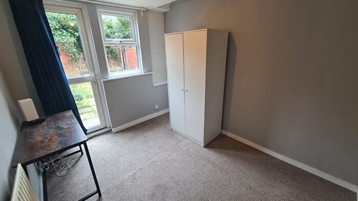 1 Bedroom Detached House To Rent In Norbiton Road, London, E14