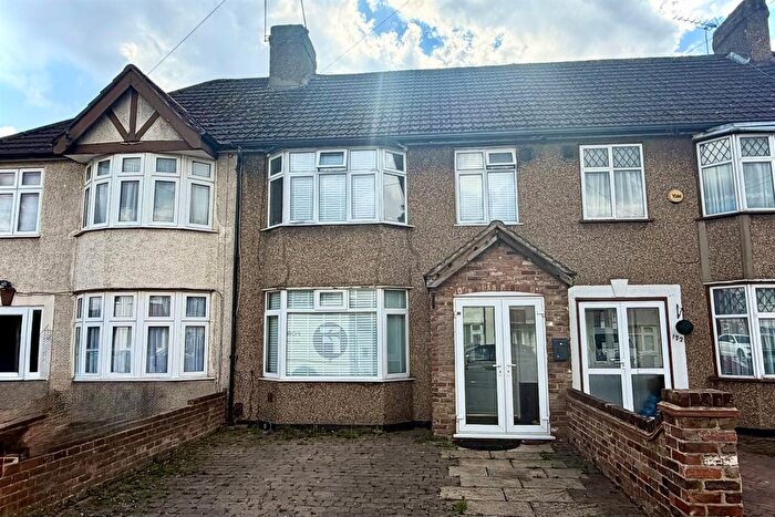 3 Bedroom Property To Rent In Grosvenor Crescent, Uxbridge, UB10