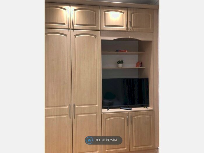 Studio To Rent In Finborough Road, London, SW10