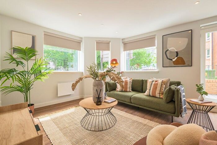 2 Bedroom Apartment To Rent In Dalian, St. Vincent Street, Glasgow, G3