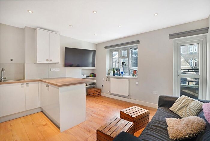 3 Bedroom Flat For Sale In Friary Estate, Peckham, London, SE15