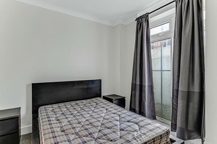 2 Bedroom Apartment To Rent In Warden Road, Kentish Town, London, NW5