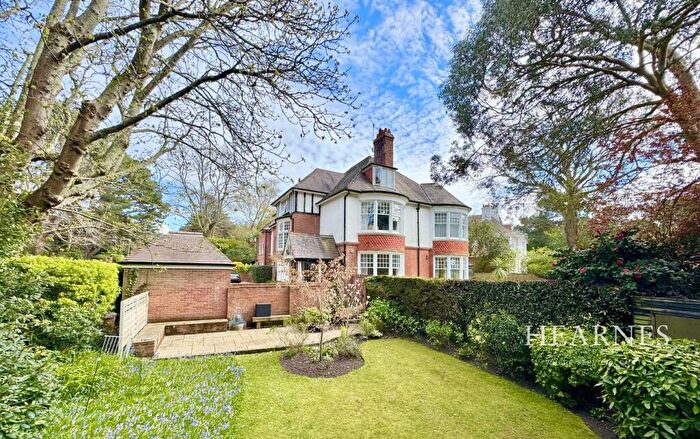 2 Bedroom Apartment For Sale In Mckinley Road, Alum Chine, Bournemouth, BH4