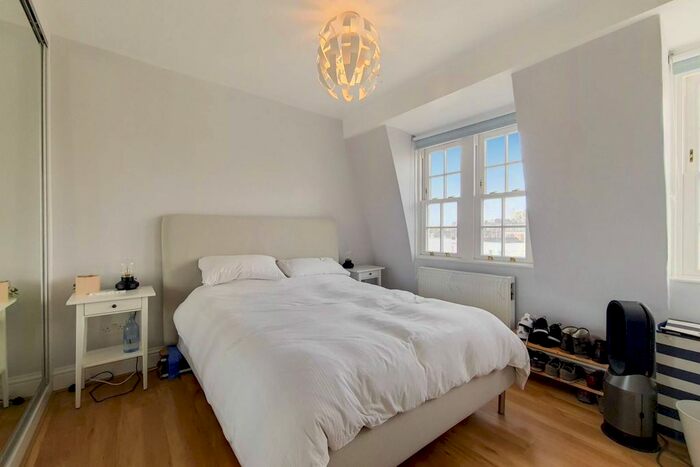 1 Bedroom Flat To Rent In Vauxhall Bridge Road, Pimlico, London, SW1V