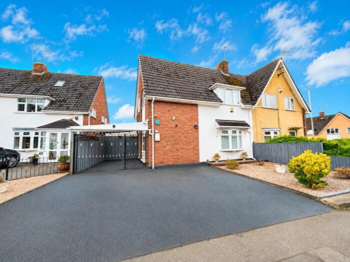 3 Bedroom Semi Detached House For Sale In Langstone Road, Russells Hall, Dudley, DY1