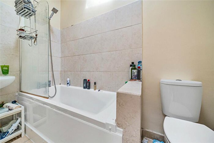 4 Bedroom Terraced House To Rent In Vawdrey Close, London, E1