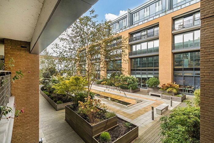 2 Bedroom Flat For Sale In Wharf Street, London, SE8