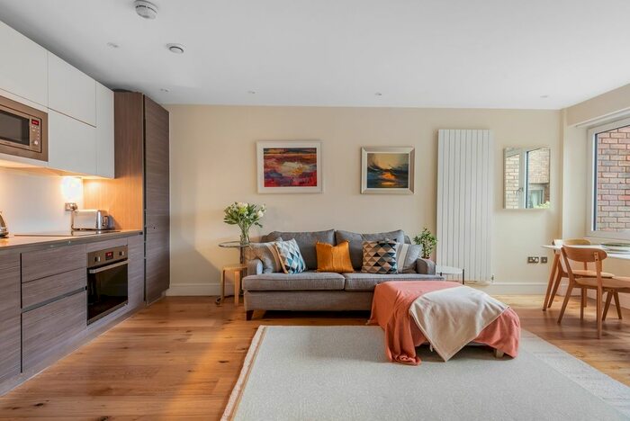 2 Bedroom Flat To Rent In Molesworth Street, London, SE13