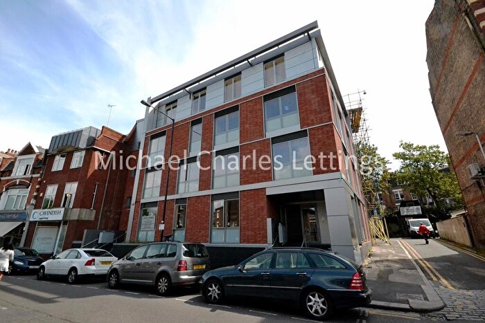 2 Bedroom Flat To Rent In Middle Lane, Crouch End, London, N8