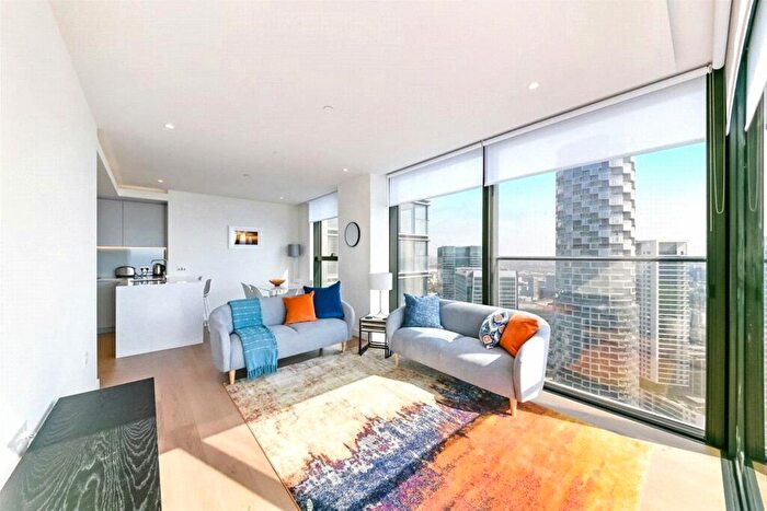2 Bedroom Apartment To Rent In South Quay Plaza, Canary Wharf, London, E14