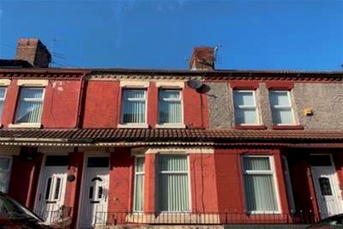 3 Bedroom House To Rent In Suburban Road, L6