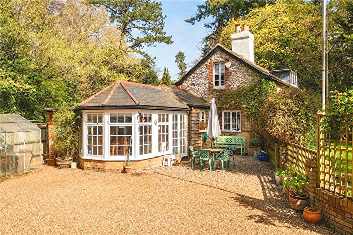 2 Bedroom Detached House For Sale In Shire Lane, Orpington, BR6
