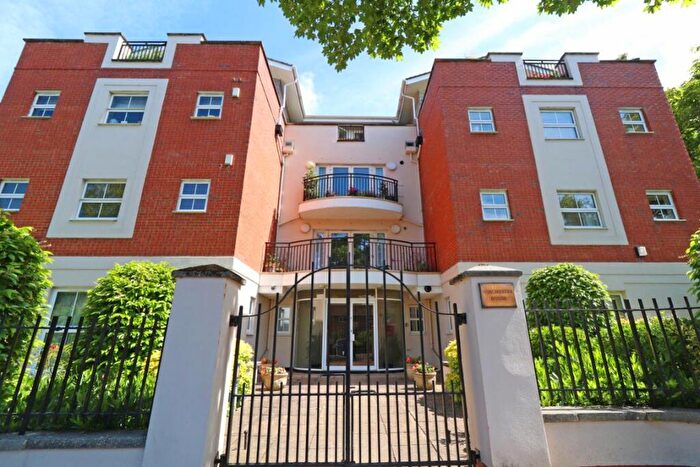 2 Bedroom Flat To Rent In Winchester House, Cheltenham, GL50