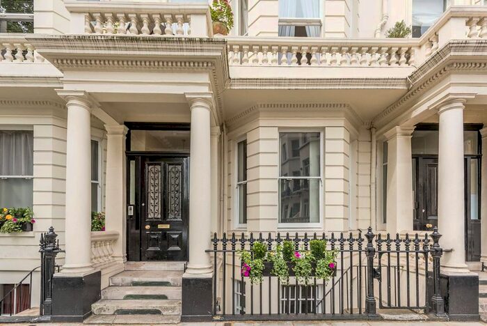 3 Bedroom Flat To Rent In Stanhope Gardens, South Kensington, London, SW7