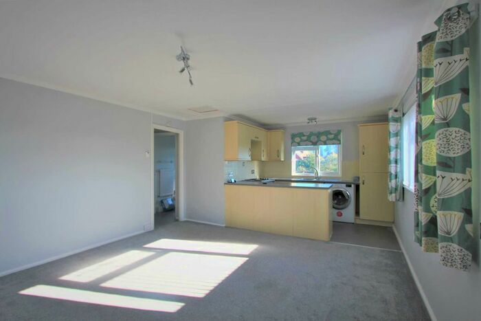 Studio To Rent In Penfold Road, Broadwater, Worthing, BN14