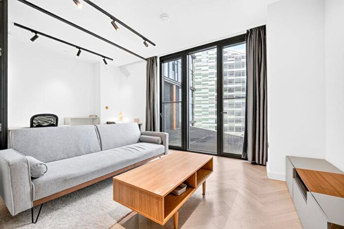 1 Bedroom Flat To Rent In Sun Street, Bishopsgate, EC2A