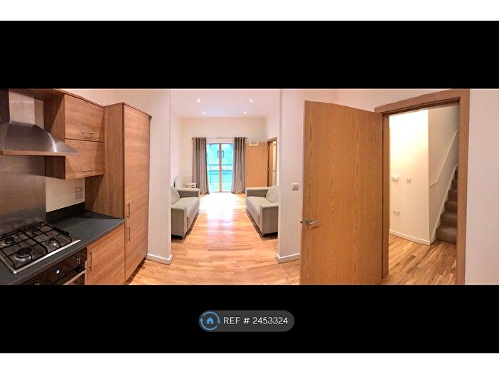 3 Bedroom Maisonette To Rent In Dalston Lane, London, E8