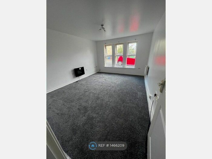 2 Bedroom Flat To Rent In Straight Mile Court, Burnley, BB11