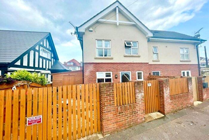 3 Bedroom Property To Rent In Pinecliffe Avenue, Bournemouth, BH6