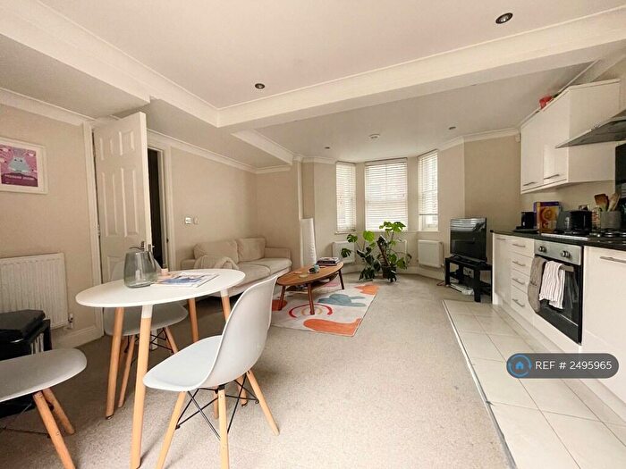 2 Bedroom Flat To Rent In Luxor Street, London, SE5