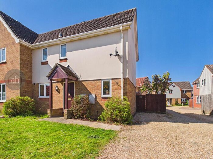 2 Bedroom Semi Detached House For Sale In Cloverfields, Thurston, IP31