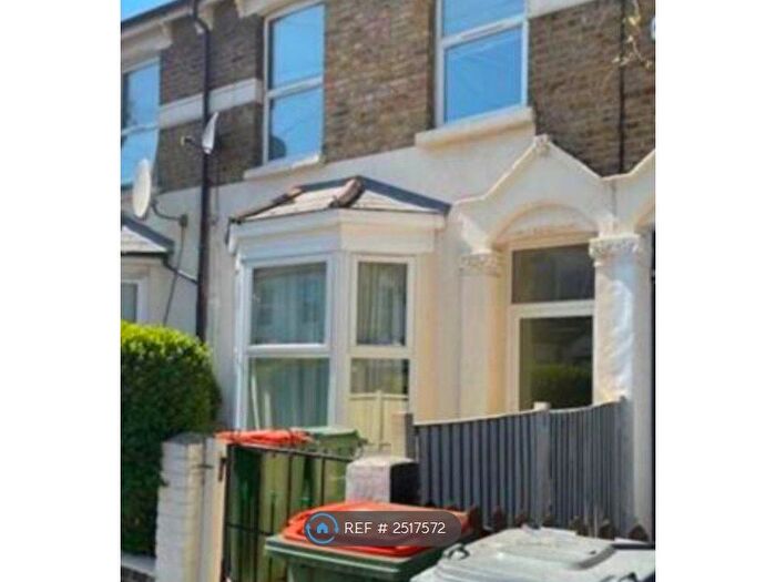 4 Bedroom Flat To Rent In Caistor Park Road, London, E15