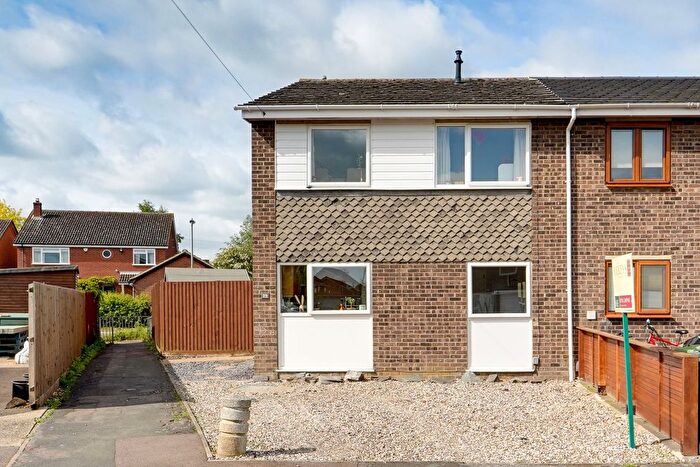 4 Bedroom Semi-detached House For Sale In Priory Avenue, Swavesey, CB24