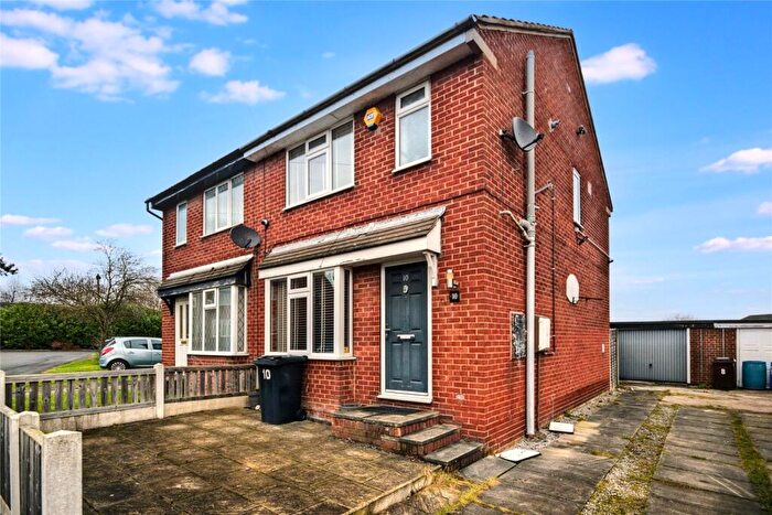 3 Bedroom Semi-Detached House To Rent In Beechcroft View, Leeds, West Yorkshire, LS11