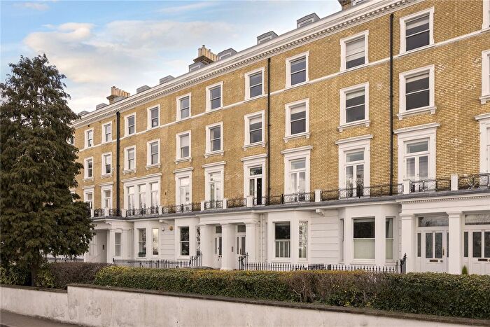 2 Bedroom Flat To Rent In Richmond Hill, Richmond, TW10