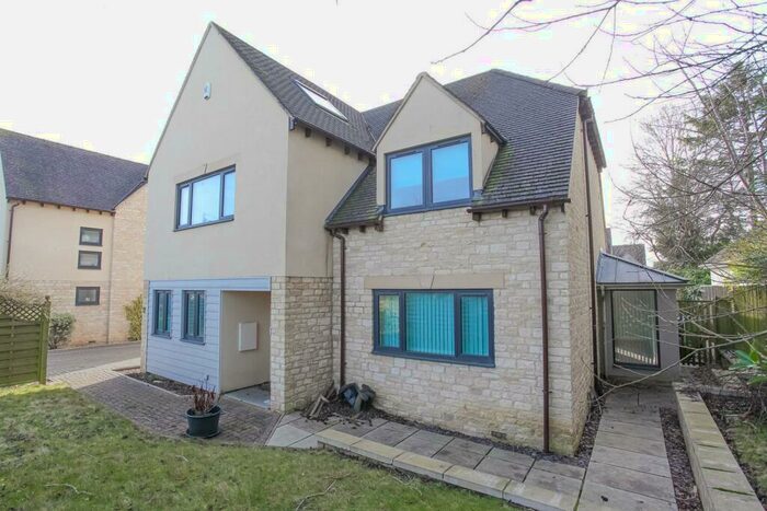 6 Bedroom Detached House To Rent In Warland Gardens, Kidlington, OX5