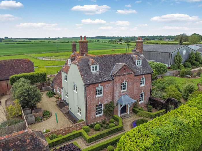 Detached House For Sale In Knowlton, Wimborne, Dorset, BH21