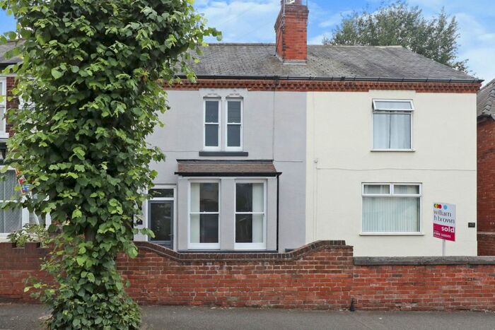 3 Bedroom Semi-Detached House To Rent In Anston Avenue, Worksop, Nottinghamshire, S81