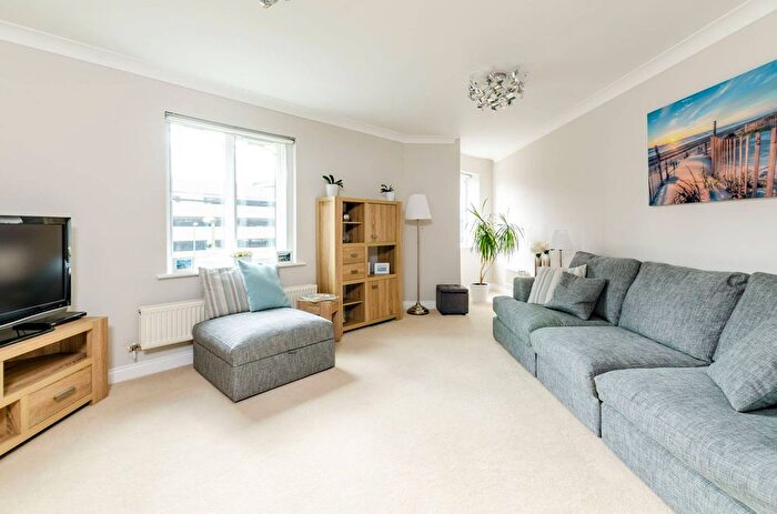 2 Bedroom Flat To Rent In Century Court, Woking, GU21