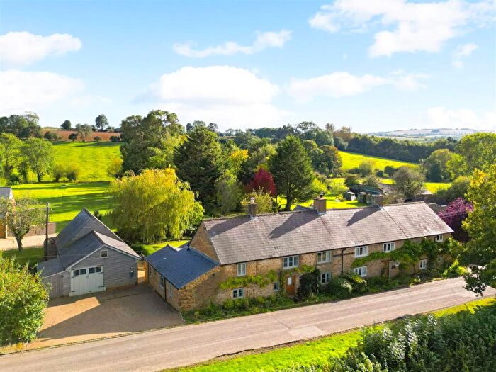 4 Bedroom House For Sale In Sibford Gower, Oxfordshire, OX15