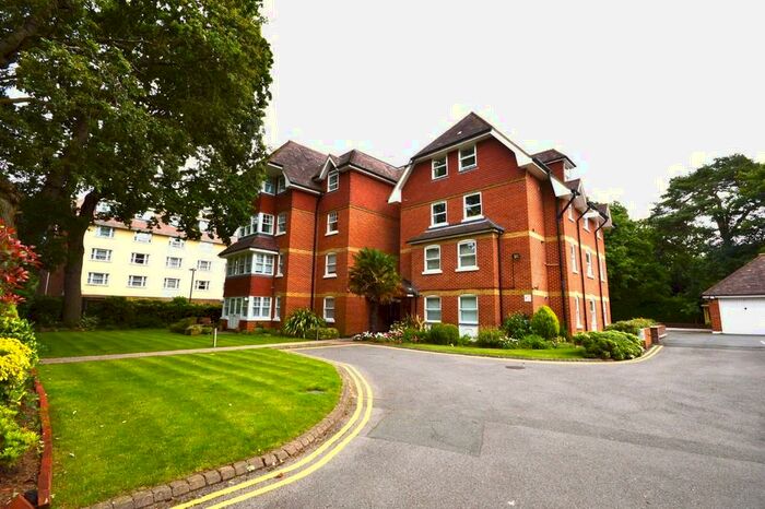 2 Bedroom Apartment To Rent In Derby Road, Bournemouth, BH1