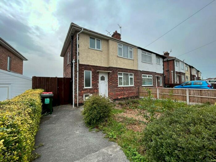 3 Bedroom Semi-Detached House To Rent In Whetstone Hey, Great Sutton, CH66