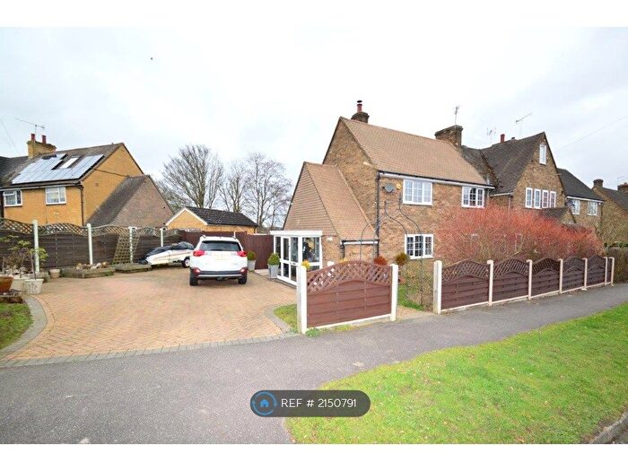 3 Bedroom Semi-Detached House To Rent In Lockley Crescent, Hatfield, AL10
