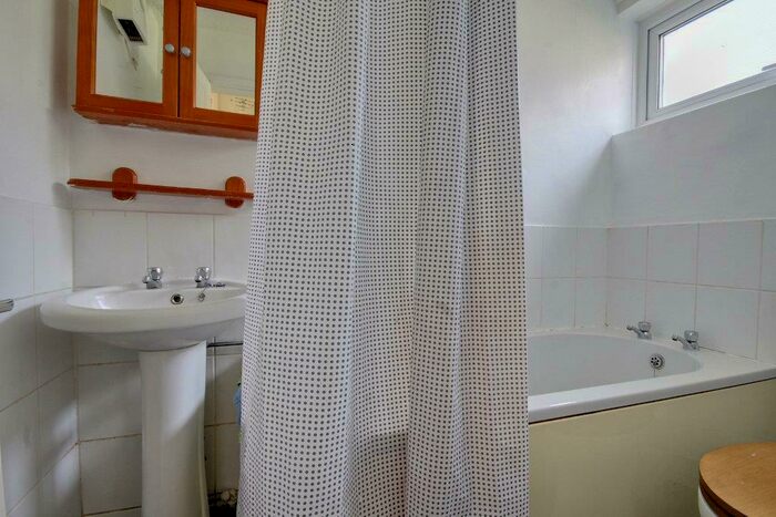 1 Bedroom Flat To Rent In St Marys Mount, Cottingham, HU16