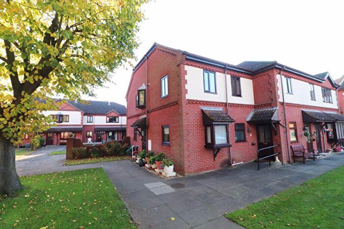 1 Bedroom Flat For Sale In Lilac Court, Scartho, DN33